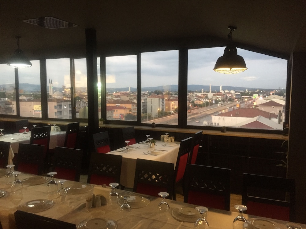Rivada Otel 33/40