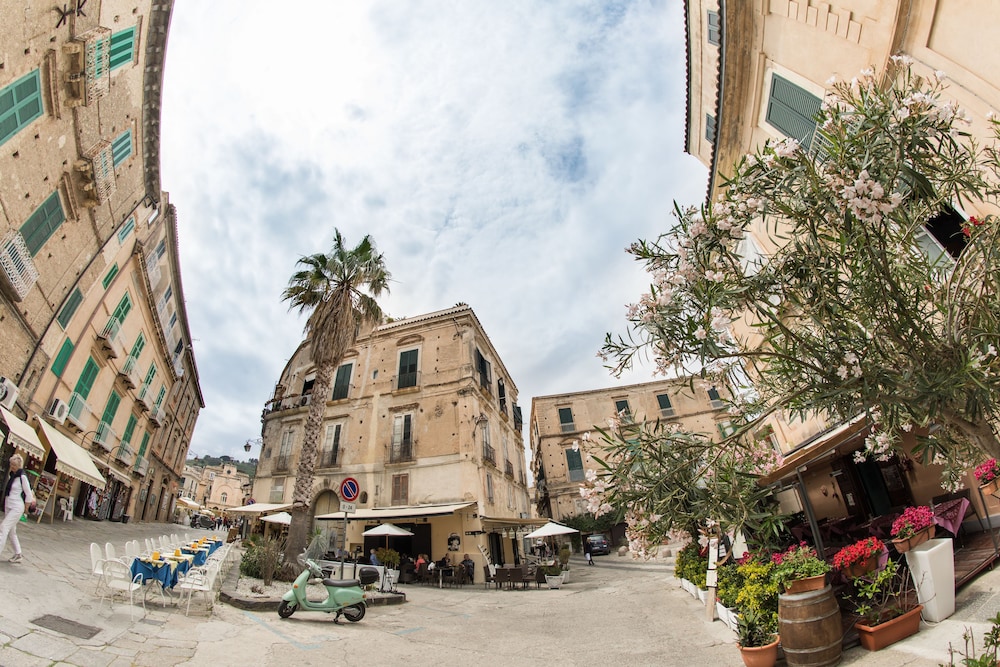Blu Tropea Maison 47/53