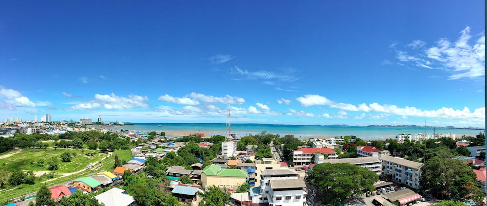 Ruenthip Residence Pattaya 63/65