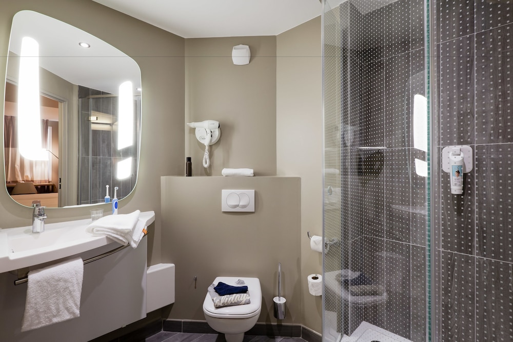 Ibis Lyon Carre De Soie 11/62