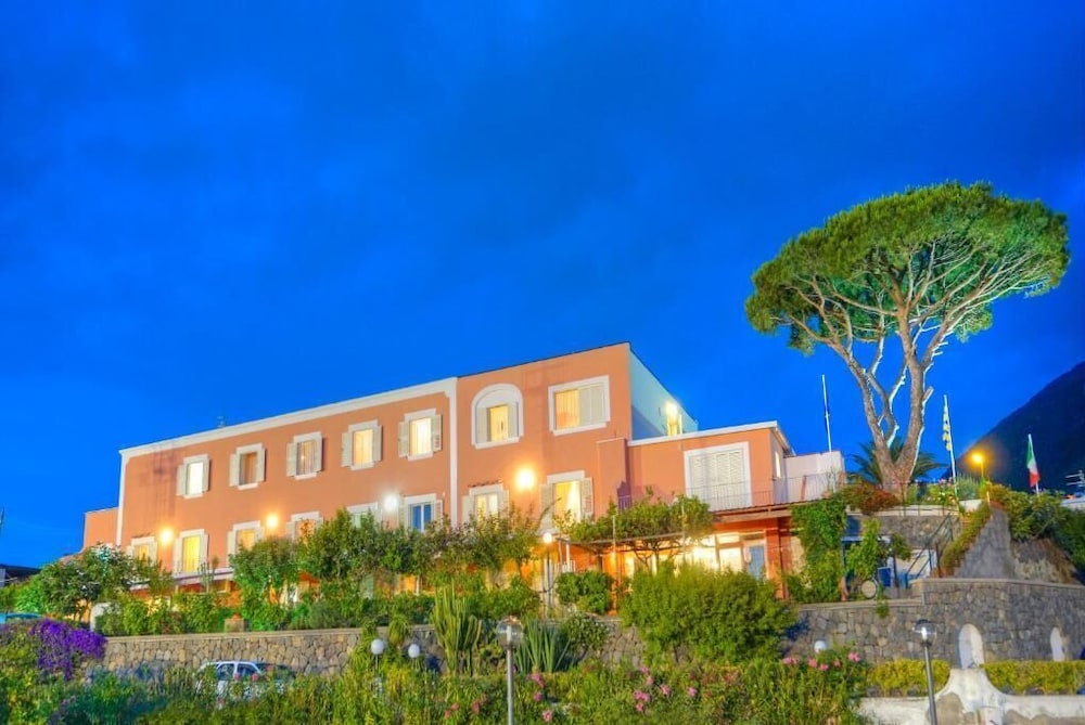 Hotel Villa Mena 1/50