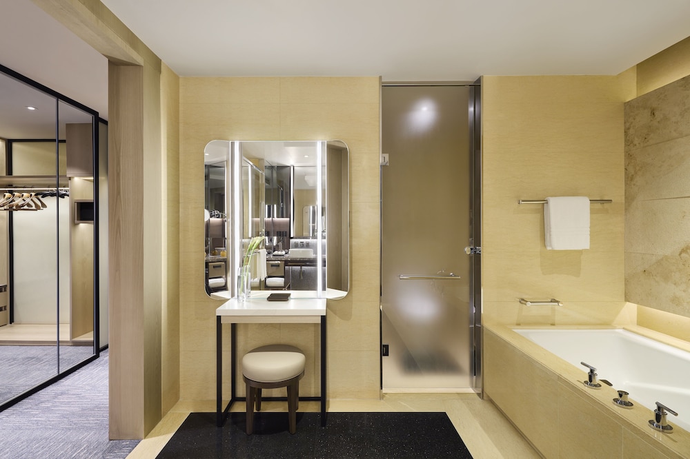 Four Seasons Hotel Hong Kong 21/76