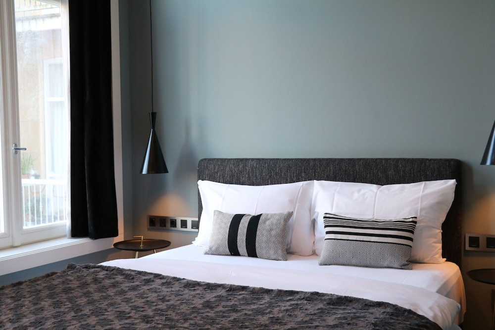LUXURY, DOUBLE BED