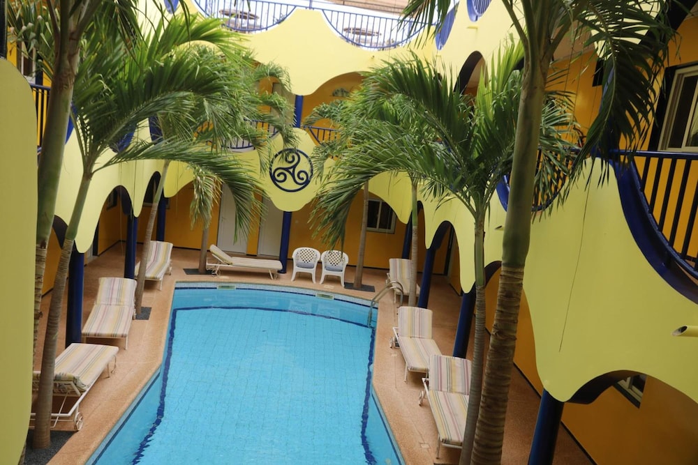 L Hacienda 21/30