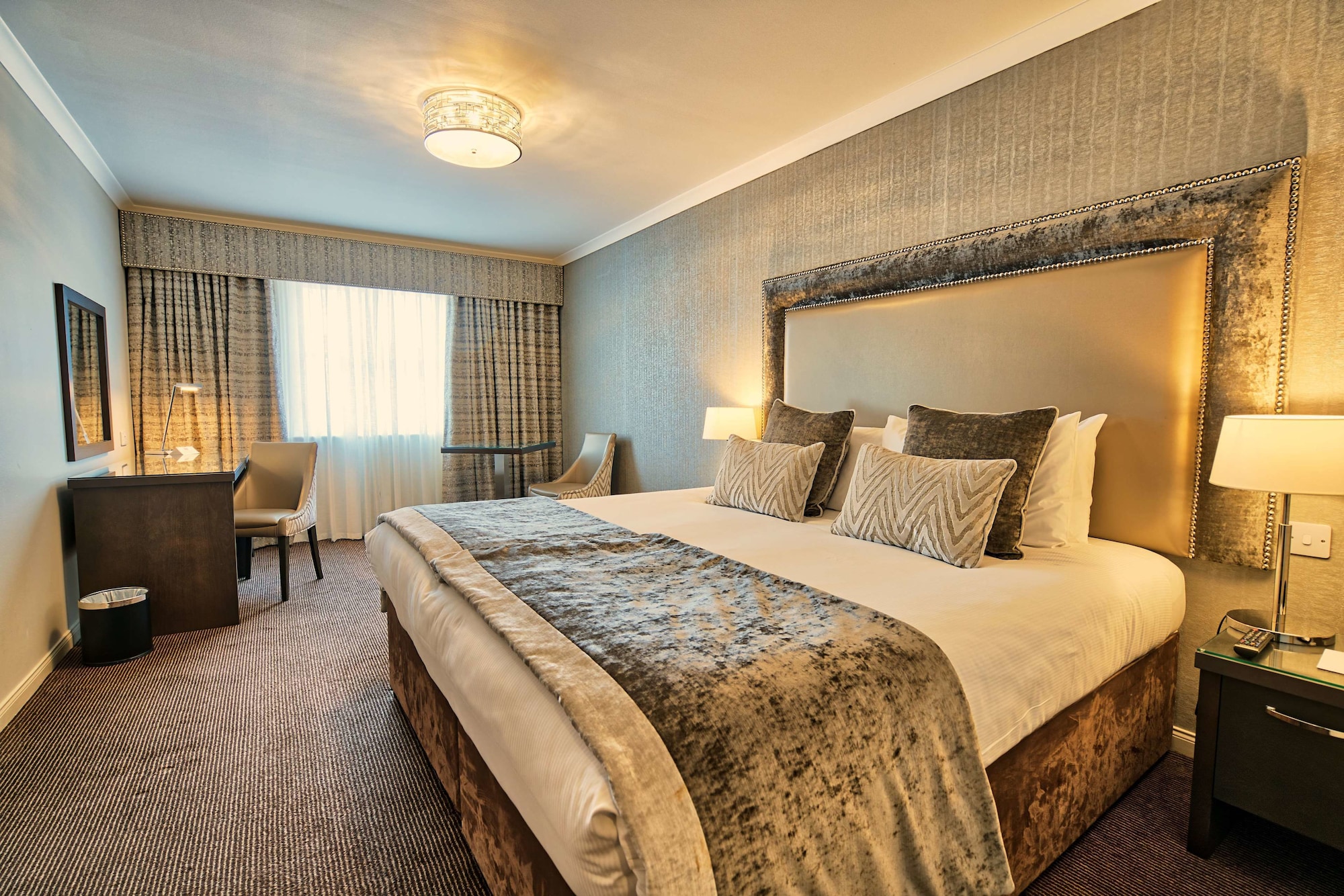 COMFORT, TWIN BEDS