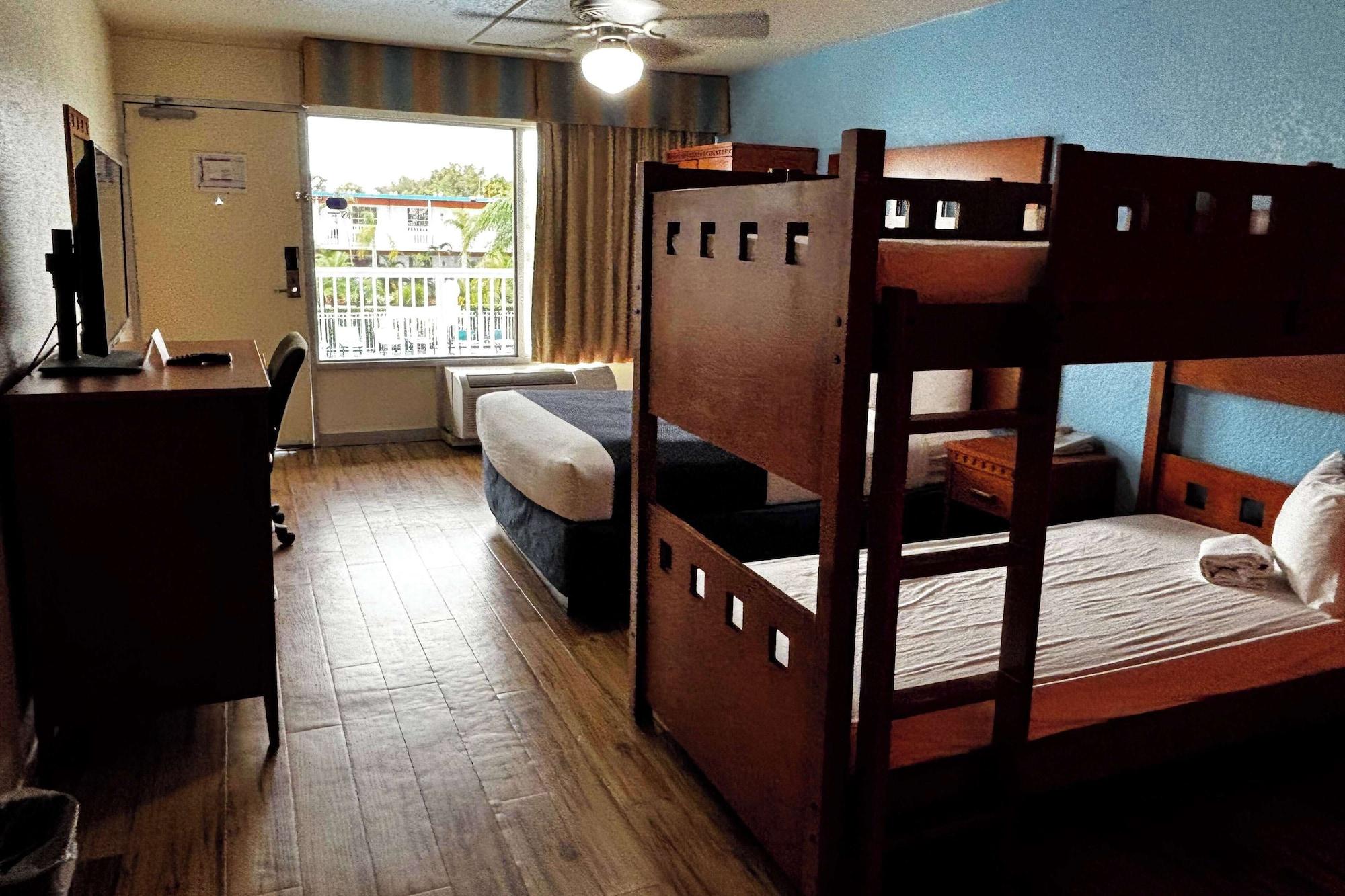 Room, Multiple Beds