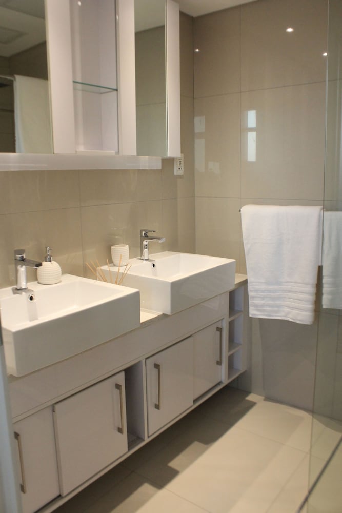 Tower Bliss Studio Apartment 26/28