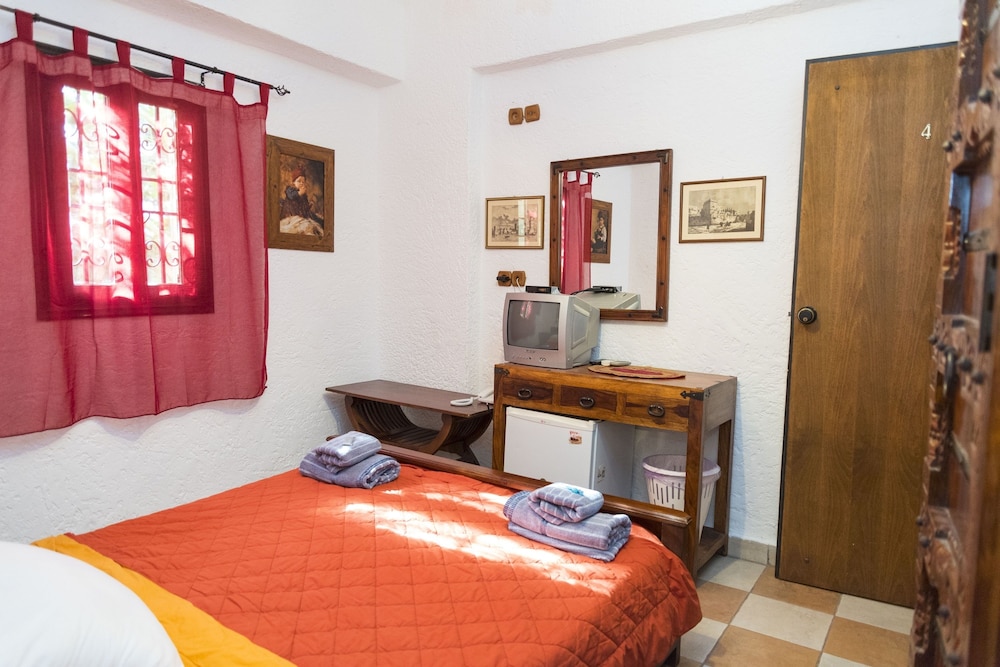 Spot Hotel 13/50