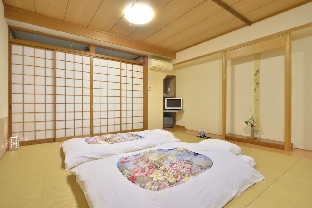 Mashikokan Satoyama Resort Hotel 35/70