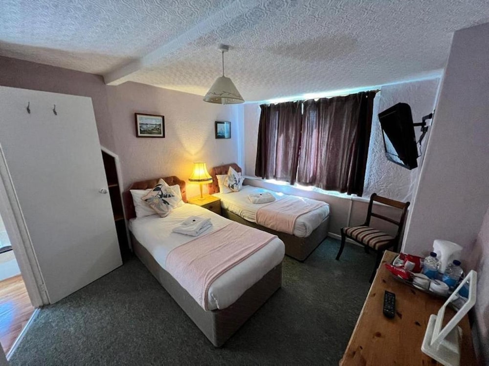OYO Belvedere Guest House, Great Yarmouth 7/23