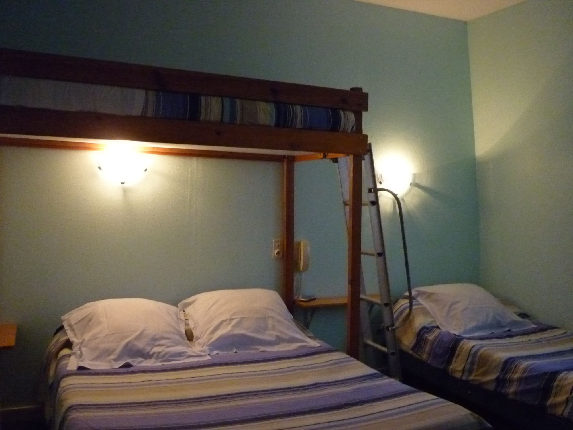 ROOM, TRIPLE, 3 BEDS
