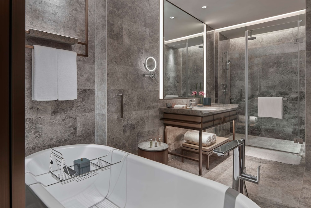EXECUTIVE, SUITE, KING BED, PLUNGE POOL