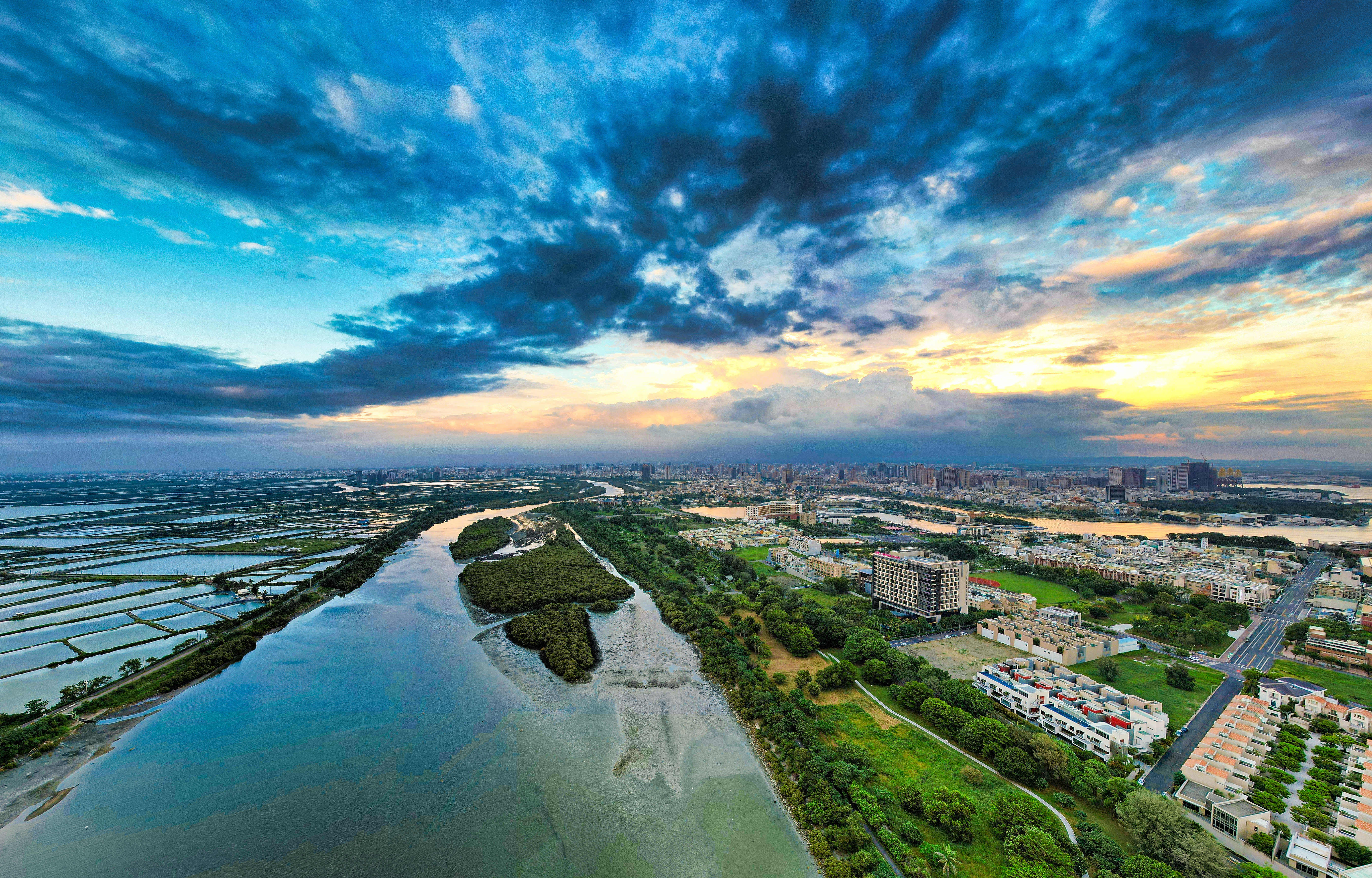 CROWNE PLAZA TAINAN 76/81