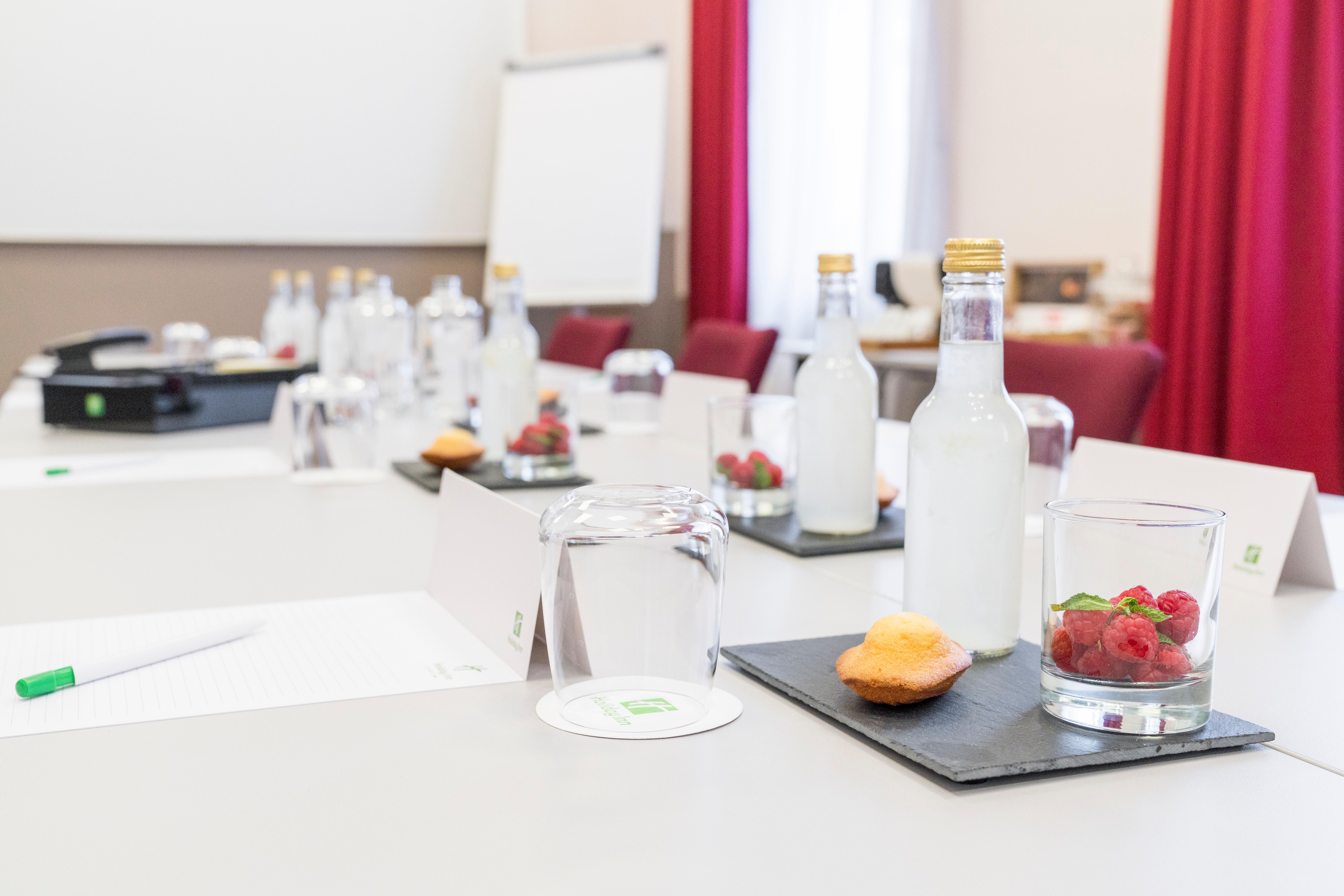 HOLIDAY INN PARIS MARNE LA VALLEE 38/50