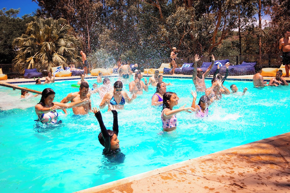 Village Resort 40/49
