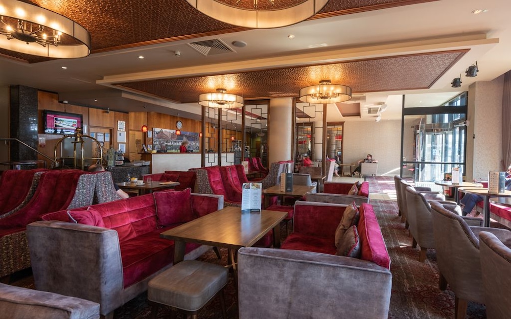 City Hotel Derry 47/68