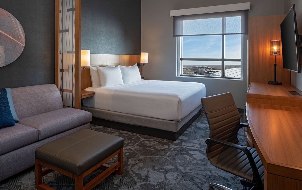 Hyatt Place Indianapolis Downtown 33/65