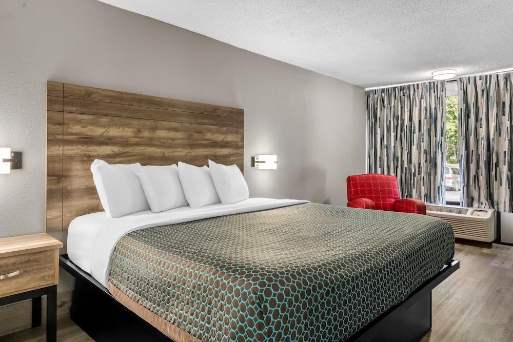 Room, King Bed, Smoking, Americas Best Value Inn Douglasville 2/9