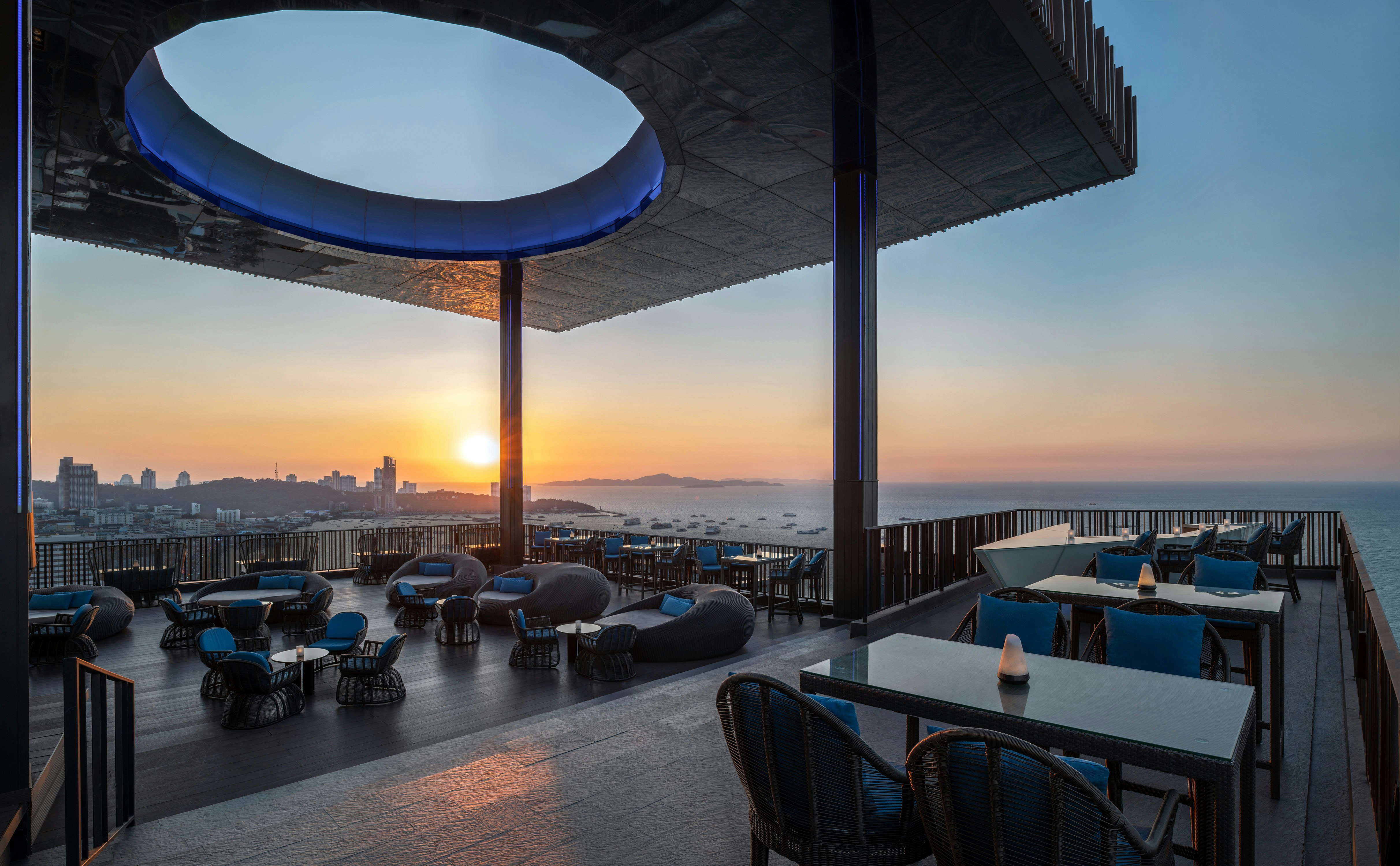 Hilton Pattaya 80/80
