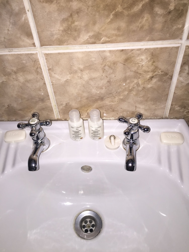 Elsje's Country Inn 50/50
