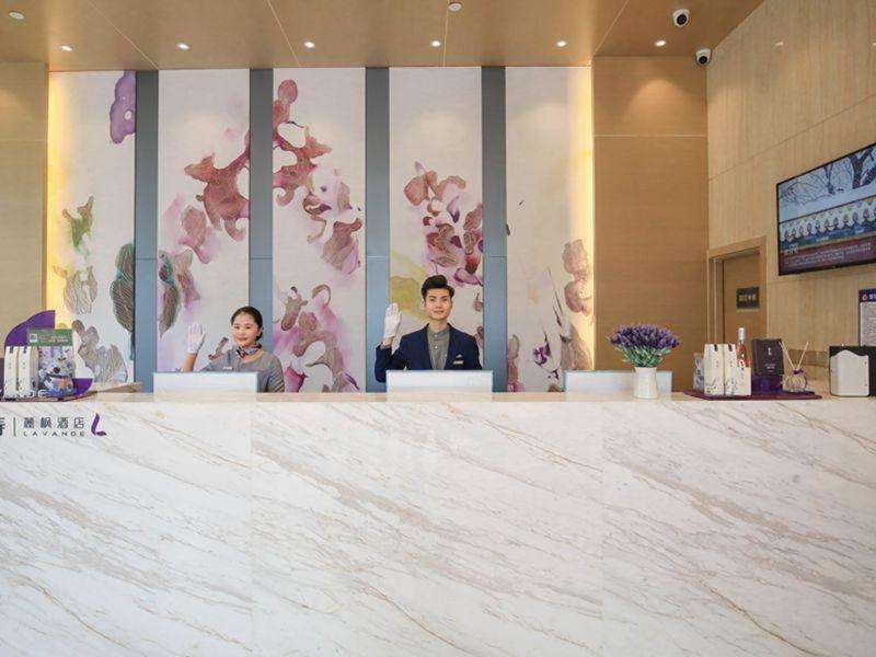 Lavande Hotel (Foshan South Railway Station Bijiang Light Rail Station) 17/43