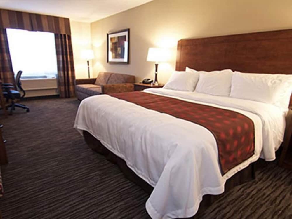 GrandStay Hotel & Suites Parkers Prairie 12/50