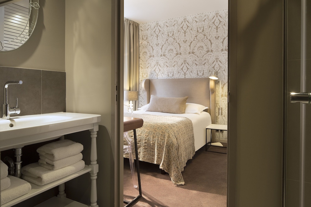 Nemours Hotel 26/75