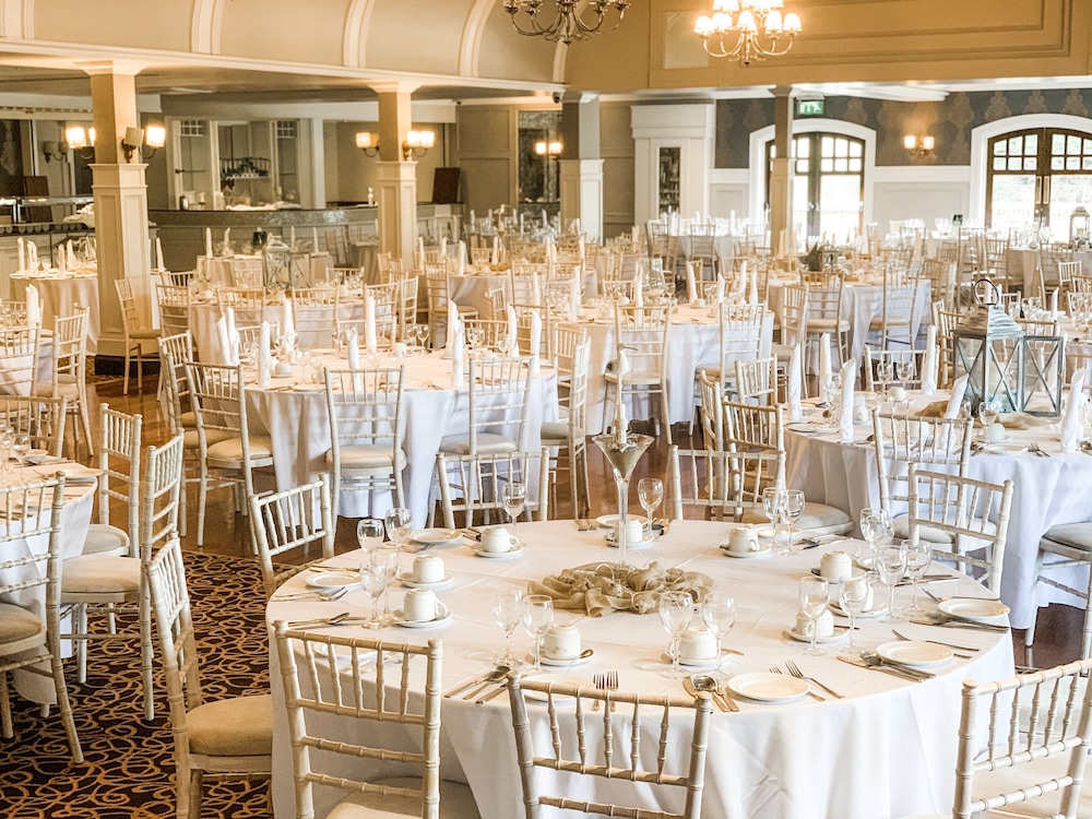 Mulroy Woods Hotel 28/36