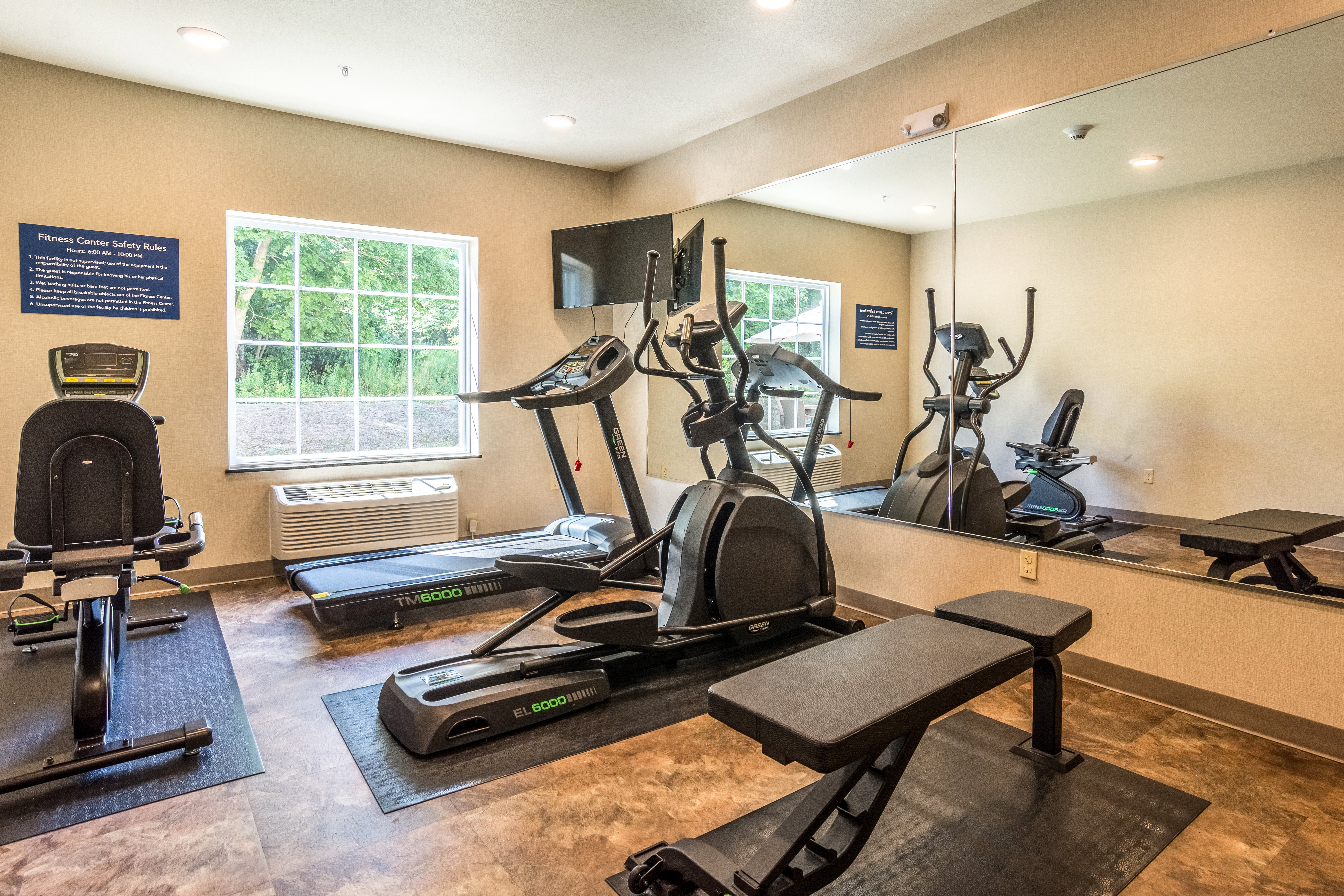Cobblestone Hotel & Suites - Greenville 10/21