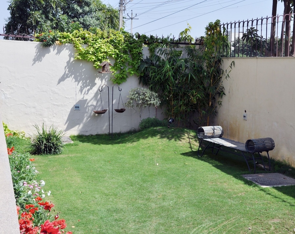 Perch Service Apartments - Gurgaon 25/32