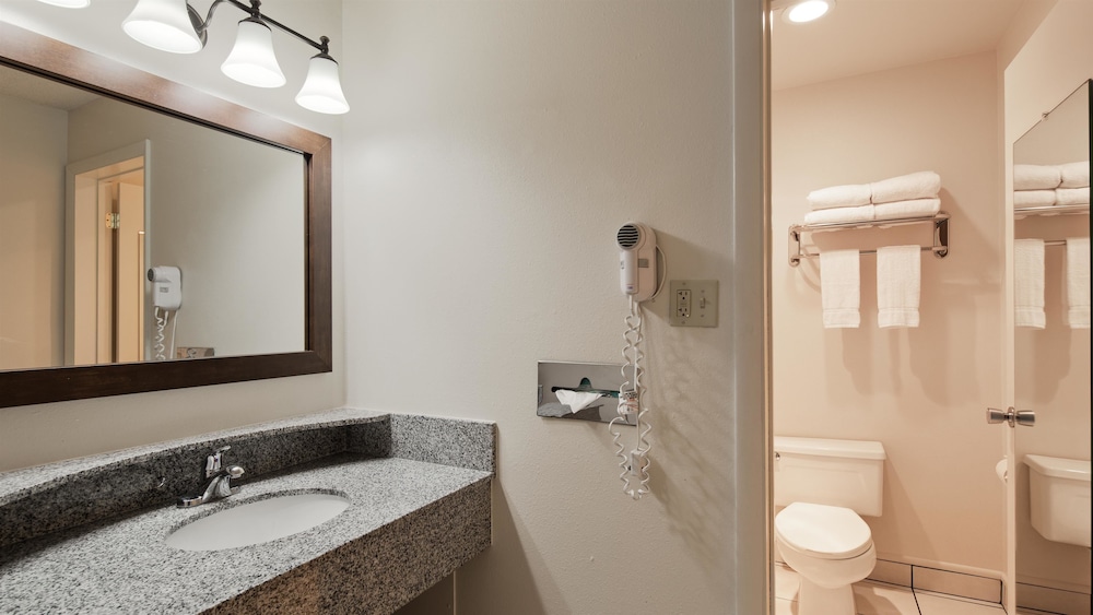 Best Western Paradise Inn & Resort 13/30