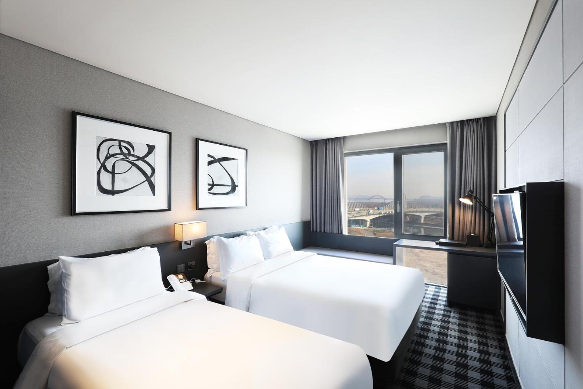 Deluxe, Family, 1 Double and 1 Single Bed, with Pool