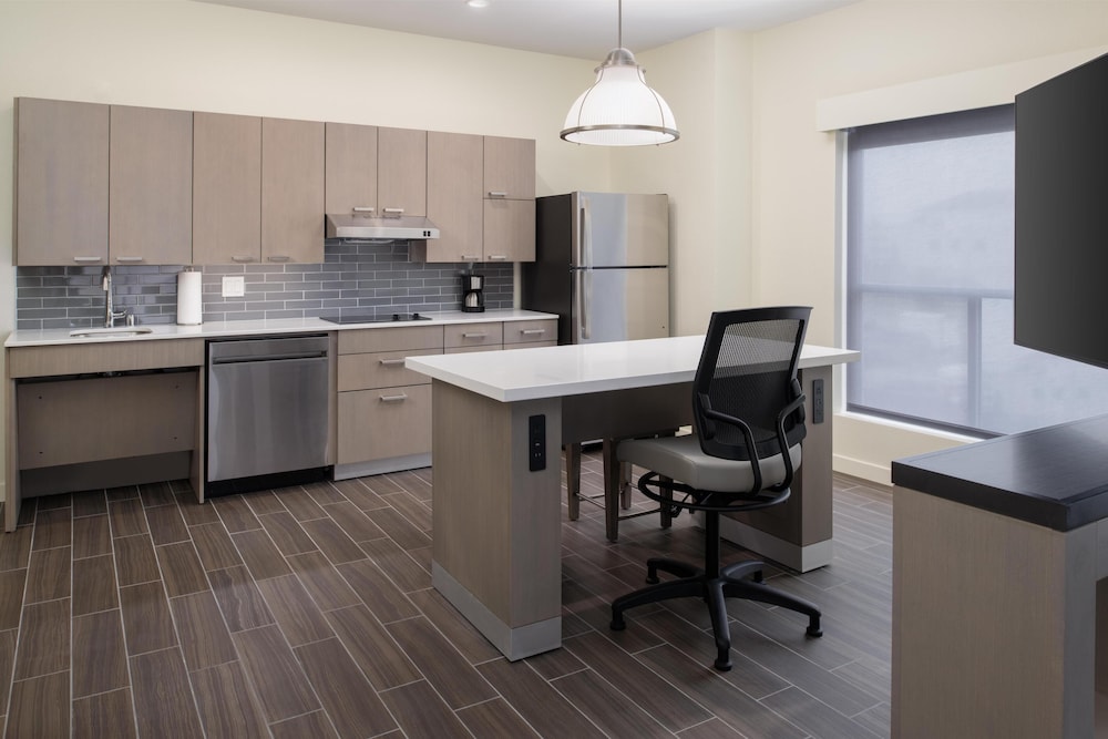 Hyatt House Fresno/Campus Pointe 44/50