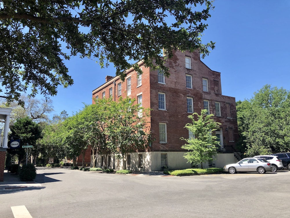 The Presidents Quarters Inn 63/76