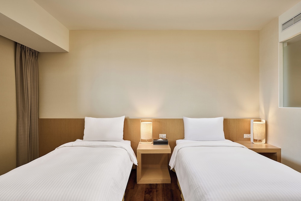 BUSINESS, TWIN BEDS