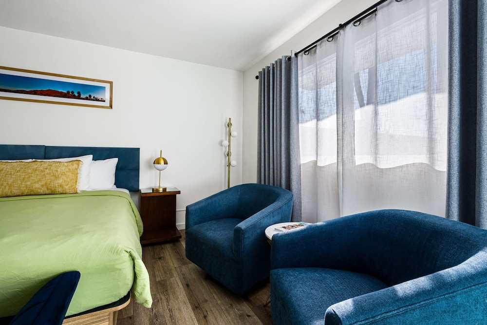 Skylark Hotel 46/70