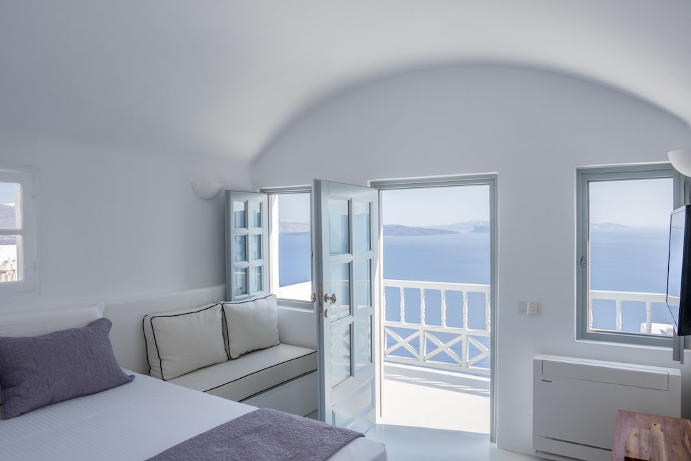 Oia Spirit Boutique Residences 24/50