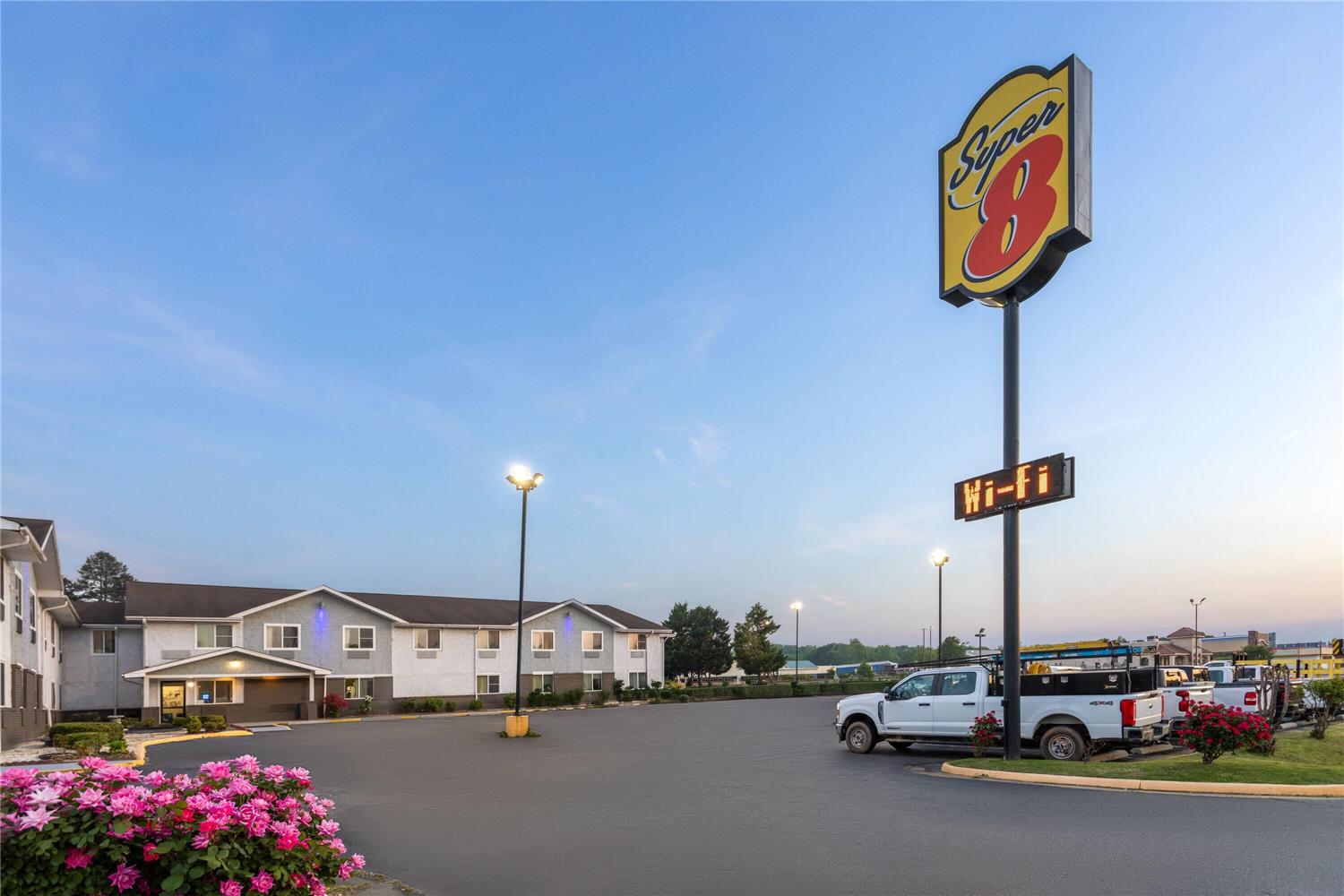 Super 8 by Wyndham South Boston VA 31/31