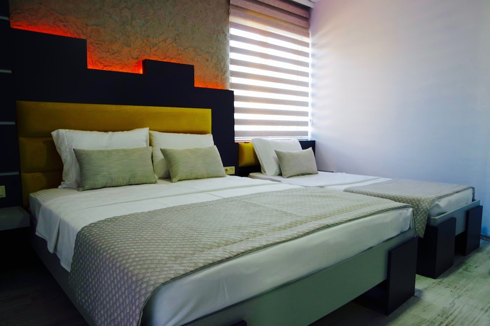 Ale Park Hotel 16/80