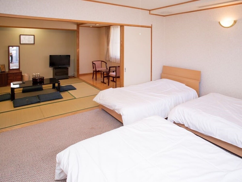 Lake Side Nikko Hotel 13/68