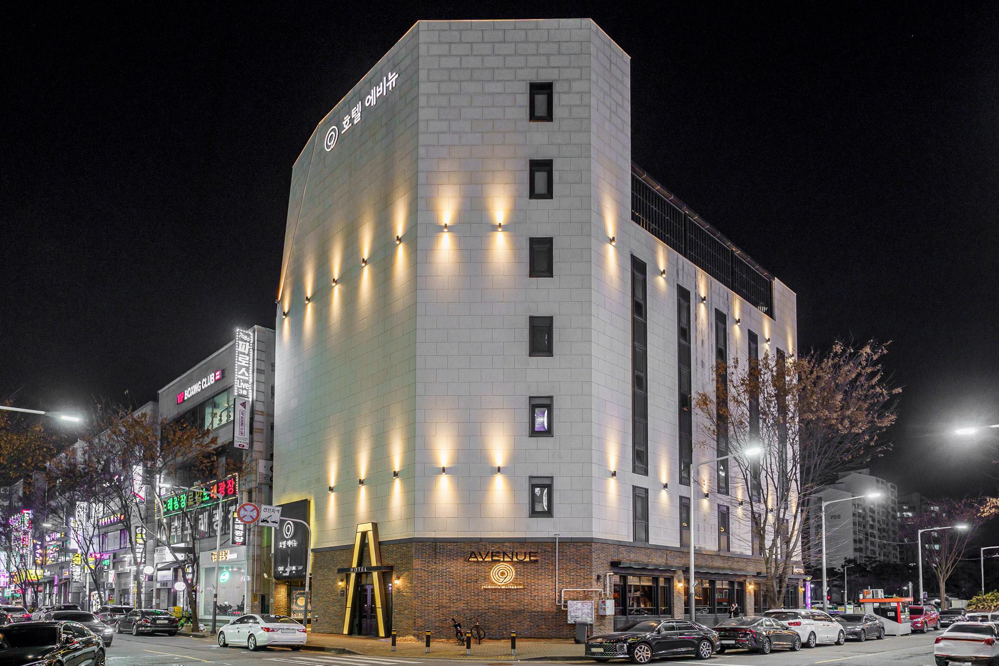 Avenue Nine Hotel 12/36