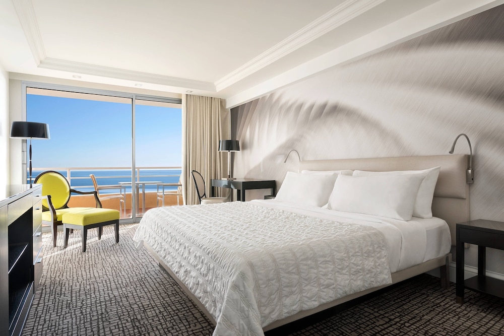 Le Meridien Beach Plaza 19/75