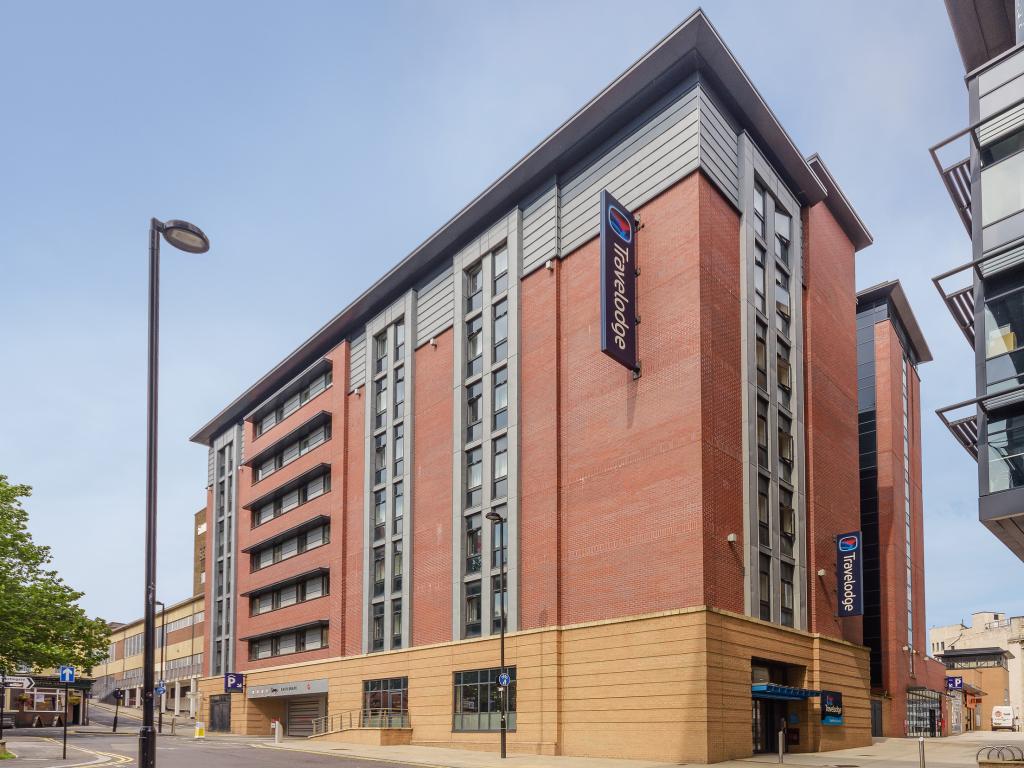 Travelodge Sheffield Central 1/15