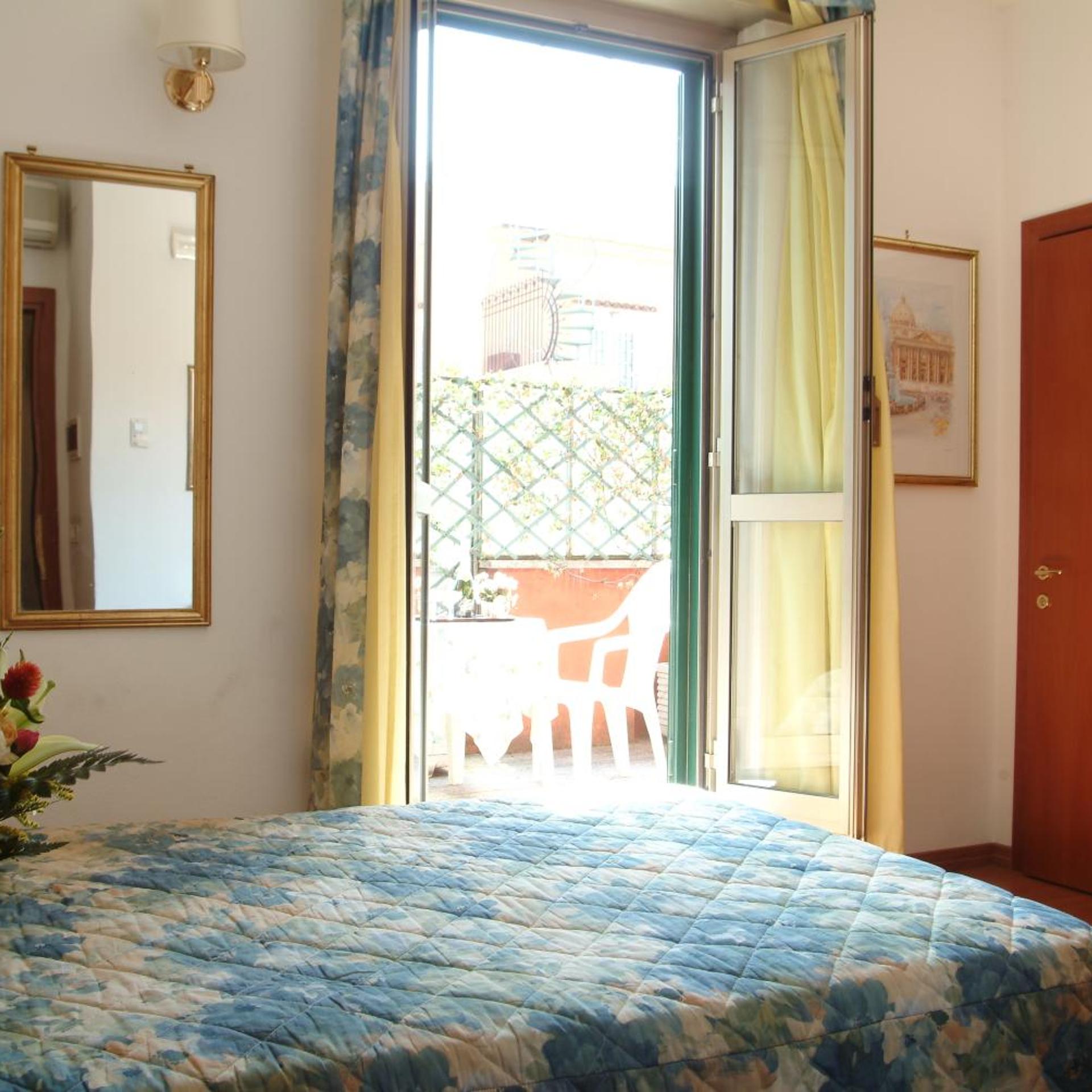 غرفة بسرير مزدوج أو سريرين منفصلين، Tirreno Hotel 8/10