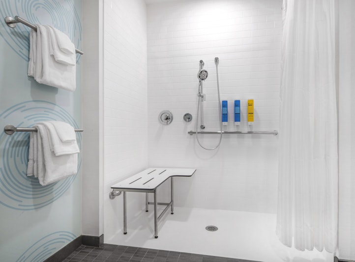 Tru by Hilton Wilmington Wrightsville Beach 24/24