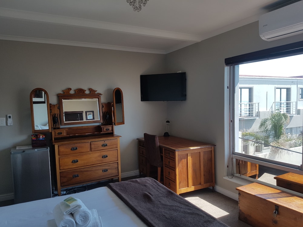 Melkbosch Guesthouse 20/50