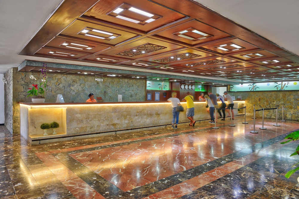 Coral Costa Caribe Beach Resort - All Inclusive 13/101