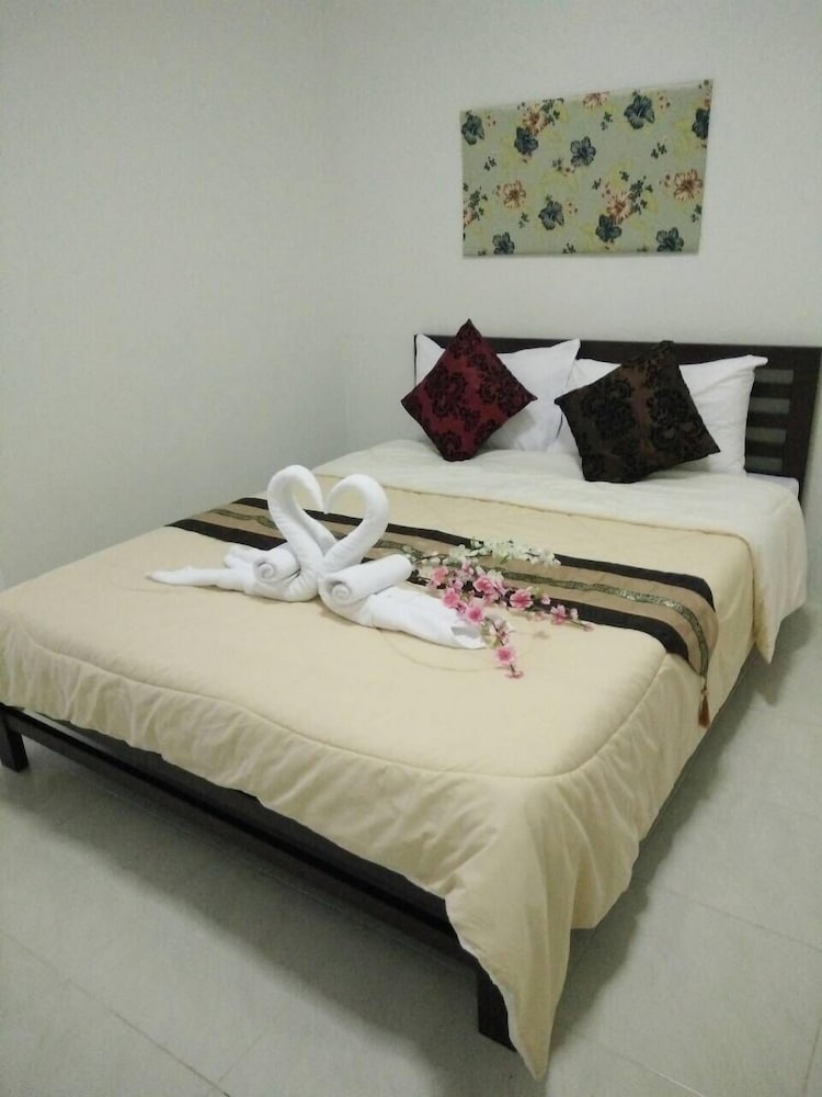 غرفة قياسية بسرير مزدوج، Rueangrat Hotel 3/8