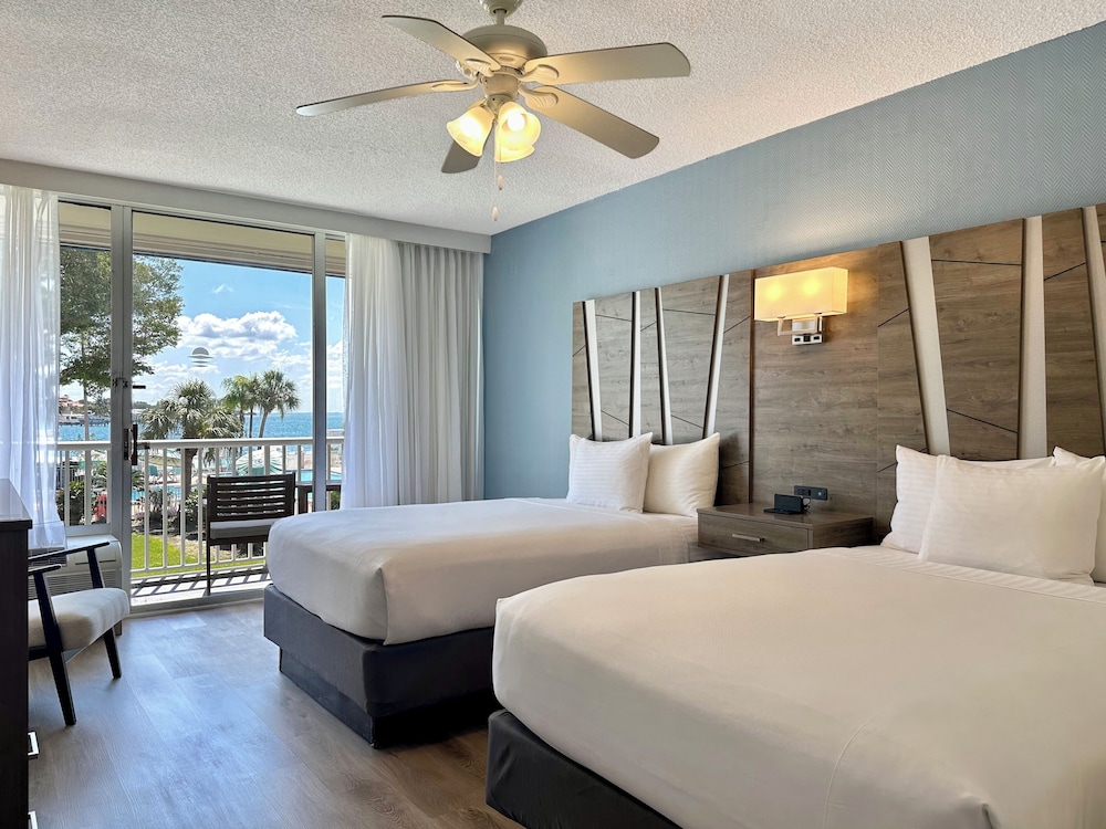 Deluxe, 2 Double Beds, Water View
