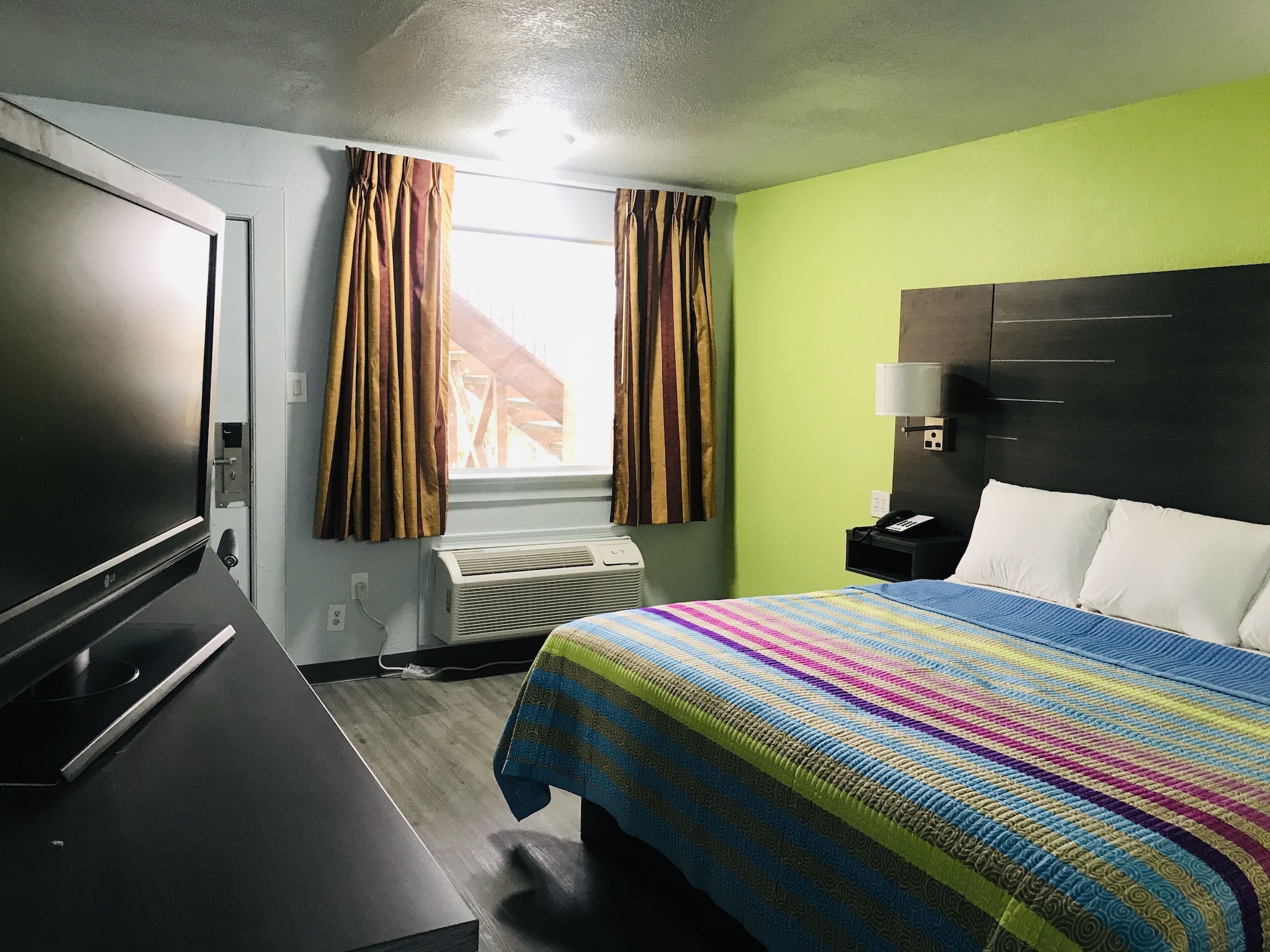 STANDARD, KING BED